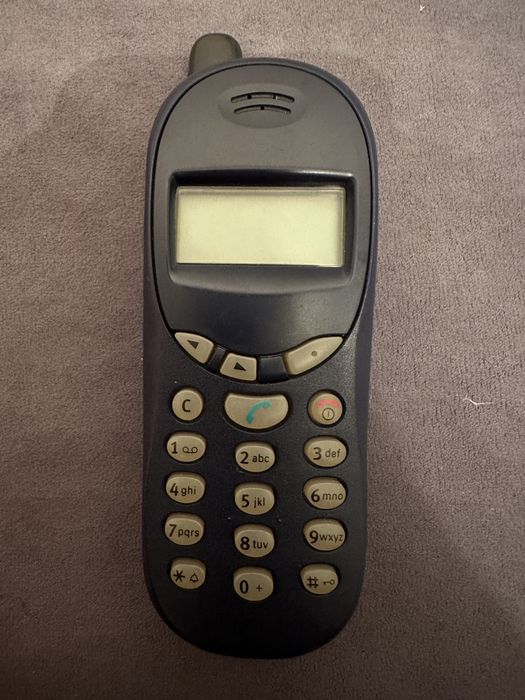 Срочно , абсалютно новый телефон!!!