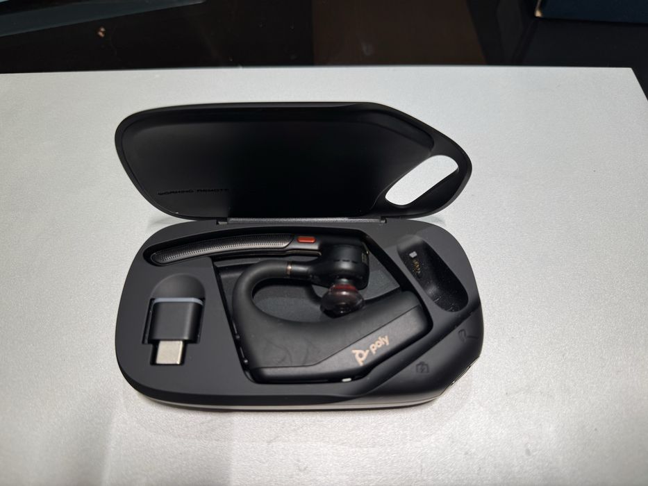 Poly / Plantronics Voyager Legend 50-М UC - Безжична слушалка + кейс