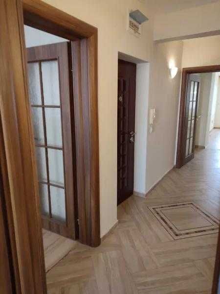 Дава се под наем Тристаен апартамент в Бургас, Възраждане - 102 кв.м за 612 € - Снимка #8