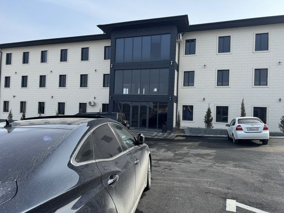 Здание под автосалон