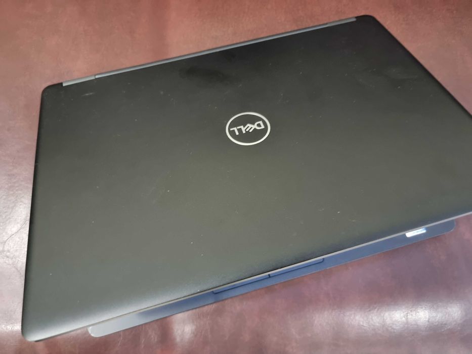Лаптоп Dell Intel Core i5-8350U