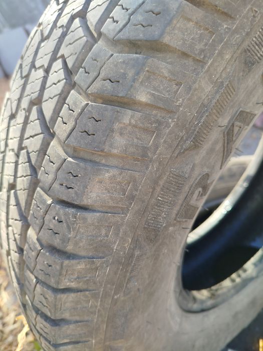 Продаю шины на уаз 235/75/R16