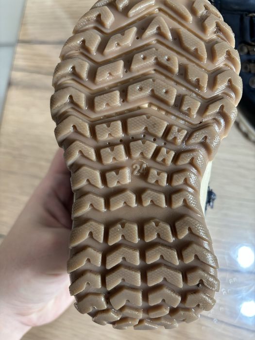 Продам ботинки детские весна - осень.