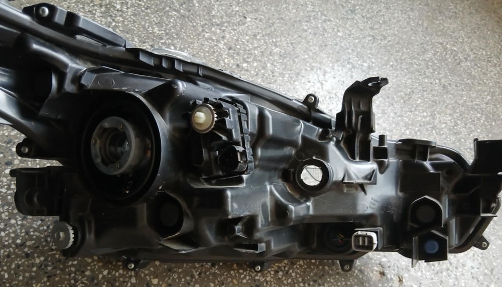 Ляв фар за Toyota Corolla E210 2018- 2022г Тойота Корола 19345F