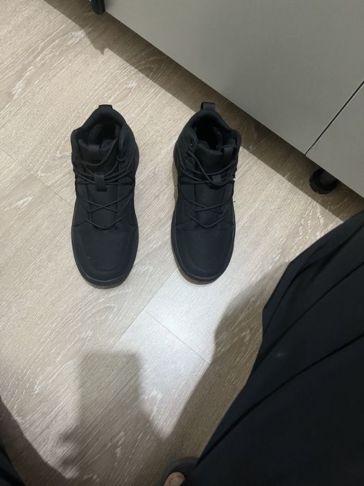 Продам ботинки новые