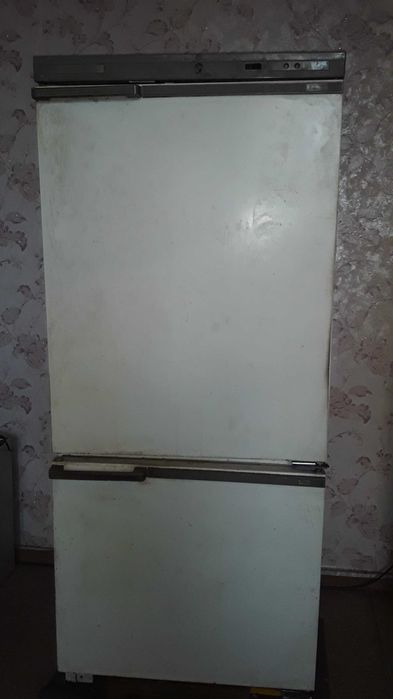 Продам холодильник 10000 тг.