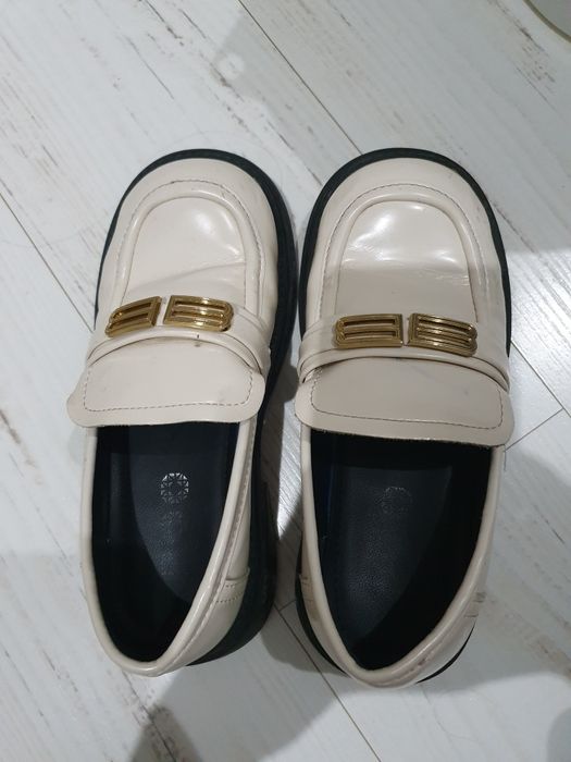 Продам детскую обувь