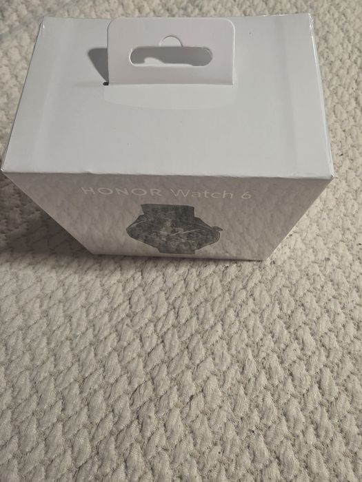 Часовник Honor Watch 6