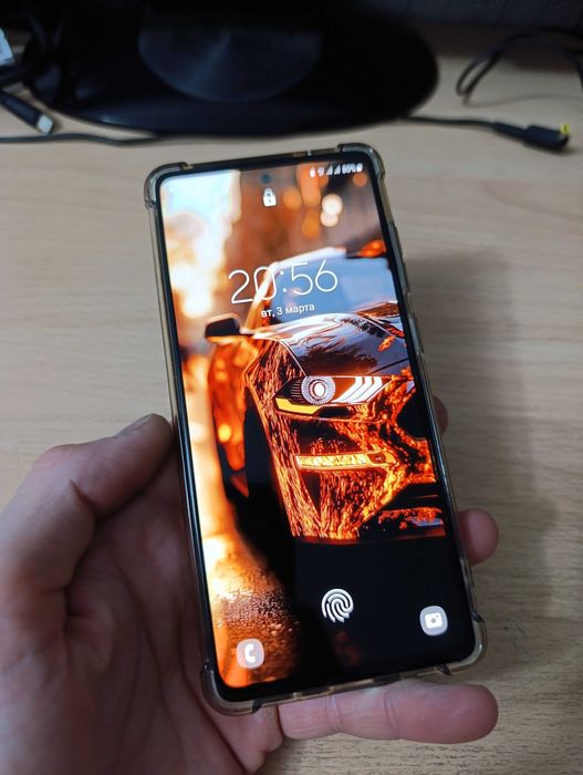 Galaxy S20 Fe продам