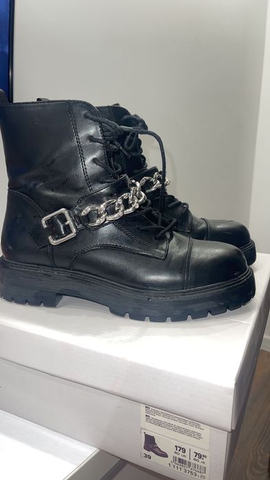 Bocanci / Ghete de piele