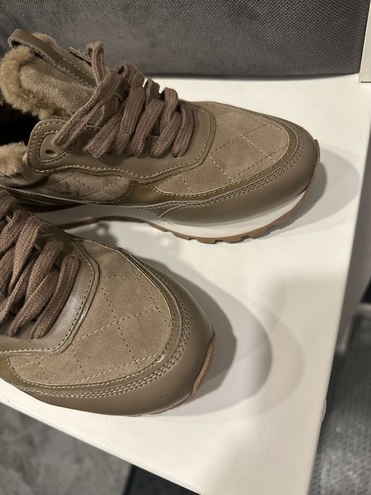 Продам зимние кроссовки Anemone