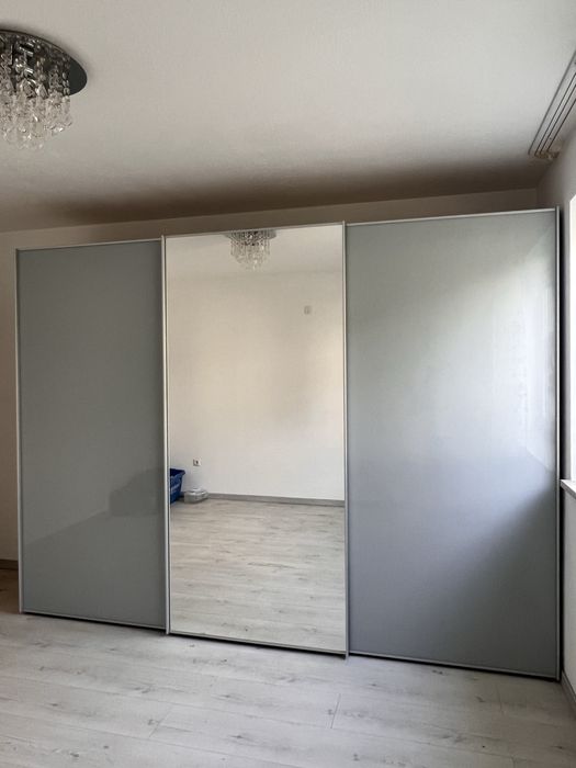 Dressing/Dulap 300/223/64 cm 3 usi culisante sticla gri/oglinda
