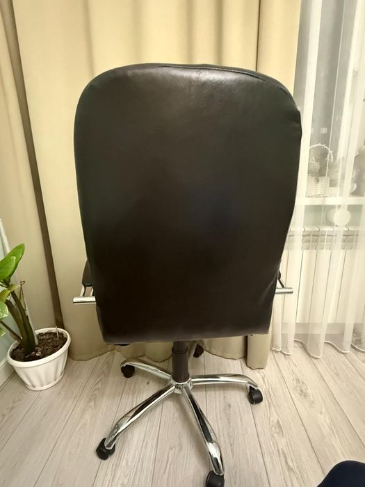 Продам офисное кресло