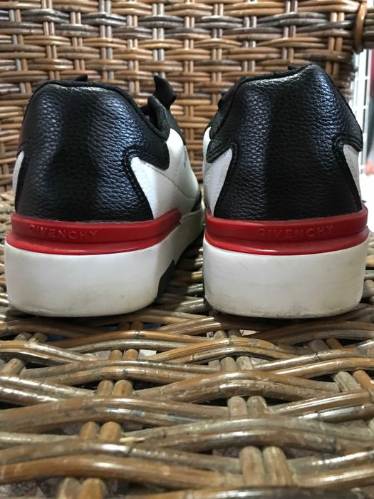 Givenchy low top sneakers