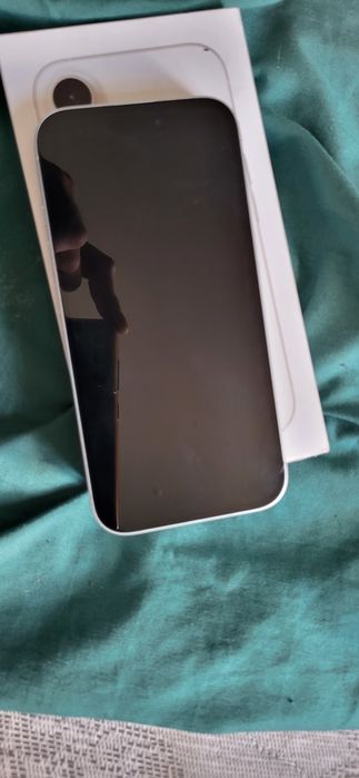 Продам Iphone 16