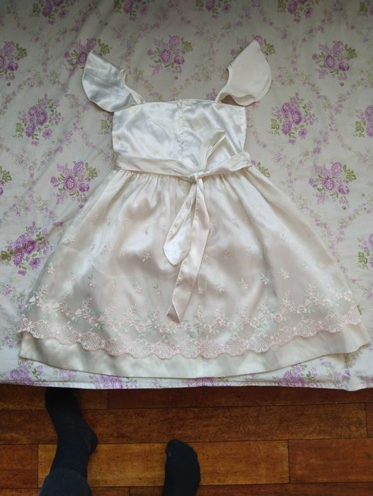 Продам платье на девочку