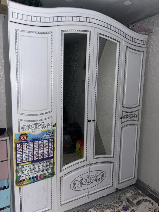 Продам срочно кровать и шкаф