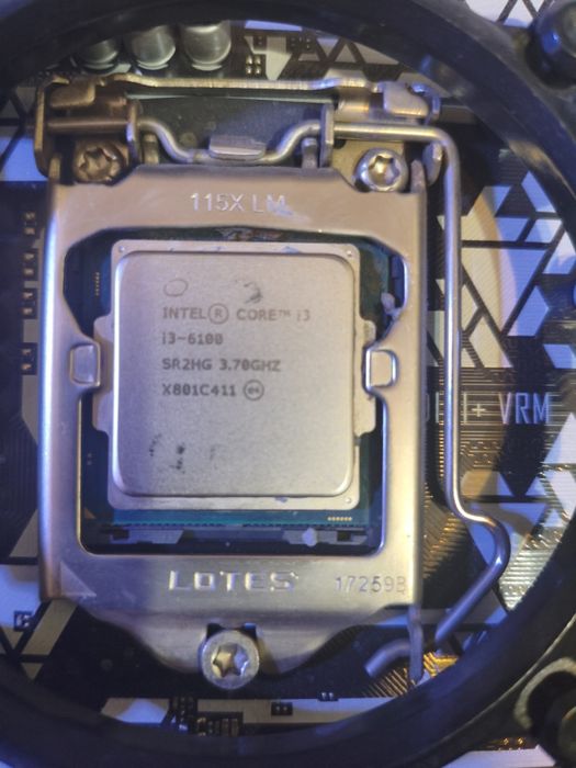 Asus Z279-Dragon I3 6100 + ddr4 4gb