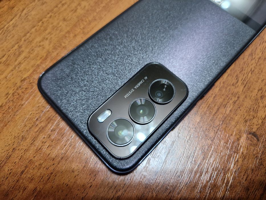 Oppo reno 12pro память 512гб Мощный флагман