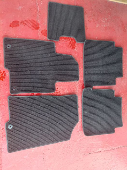 Кия К 5 оригинал коврик .подойдёт