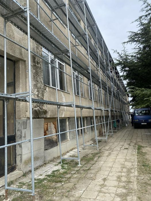 Услуги с мини багер, бобкат, самосвал и автовишка.