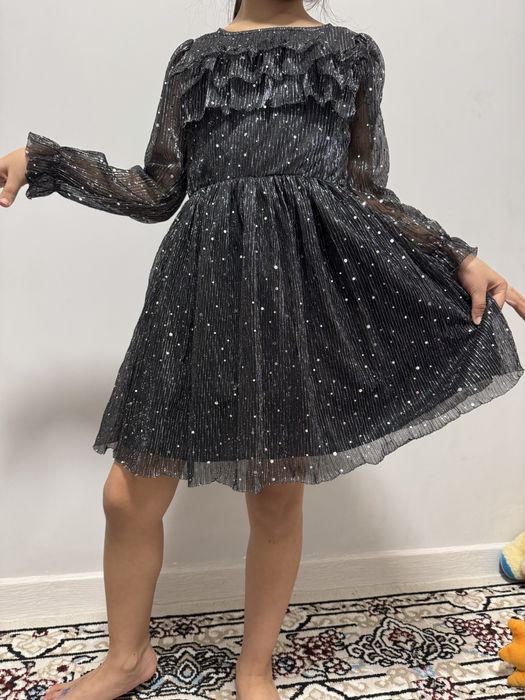 Чёрное платье продается