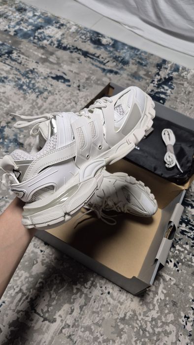 Balenciaga track 42
