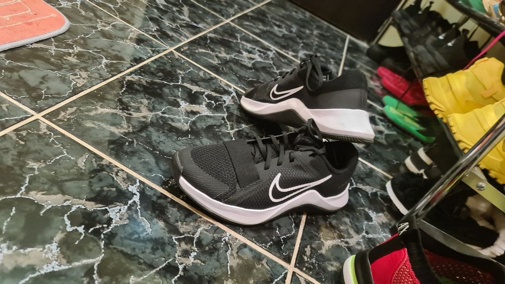 Маратонки Nike 38