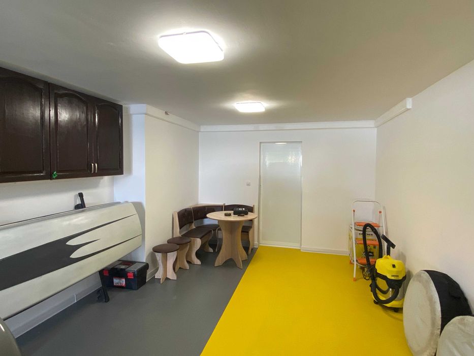 ОБШИРНО ПАРТЕРНО помещение за Склад/ Офис / Гараж