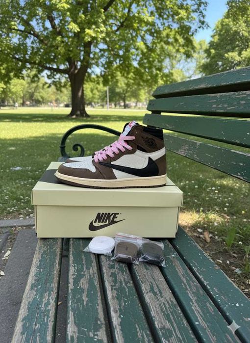Adidasi Jordan 1 High Travis Scott X Mocha - Adidasi Premium