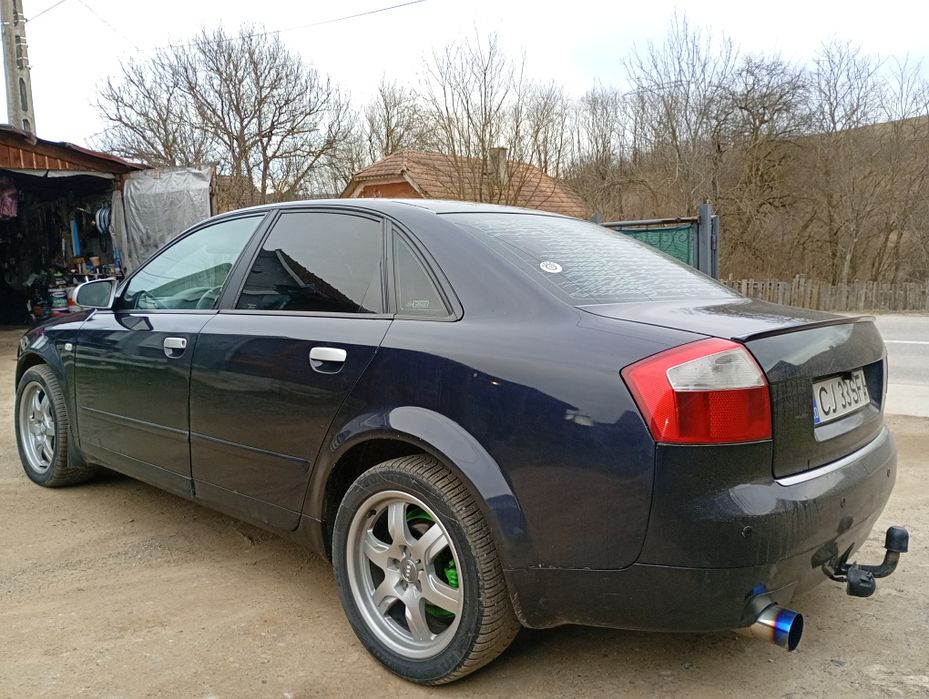 Vand Audi A4 B6 2002    si.  Dacia 1310 din 2004