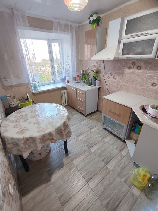 Продается 3-комн (3-22,  8 эт)