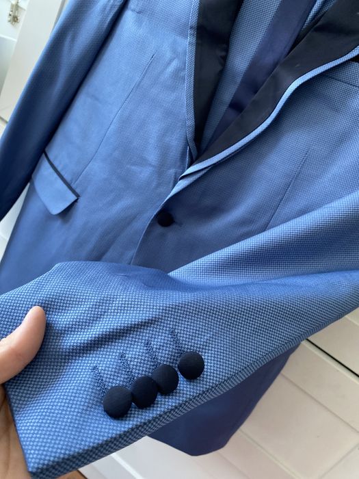 Костюм  торжественный смокинг