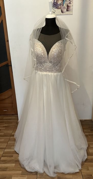 Vand rochie de mireasa