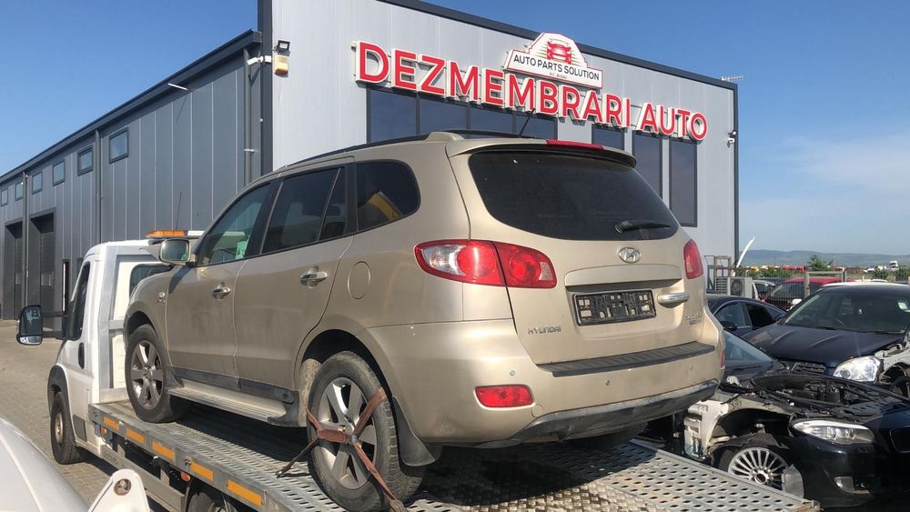 Dezmembram Hyundai Santa Fe 2.2 D an fabr 2008