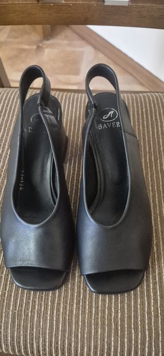 Продам босоножки от фирмы BAVER