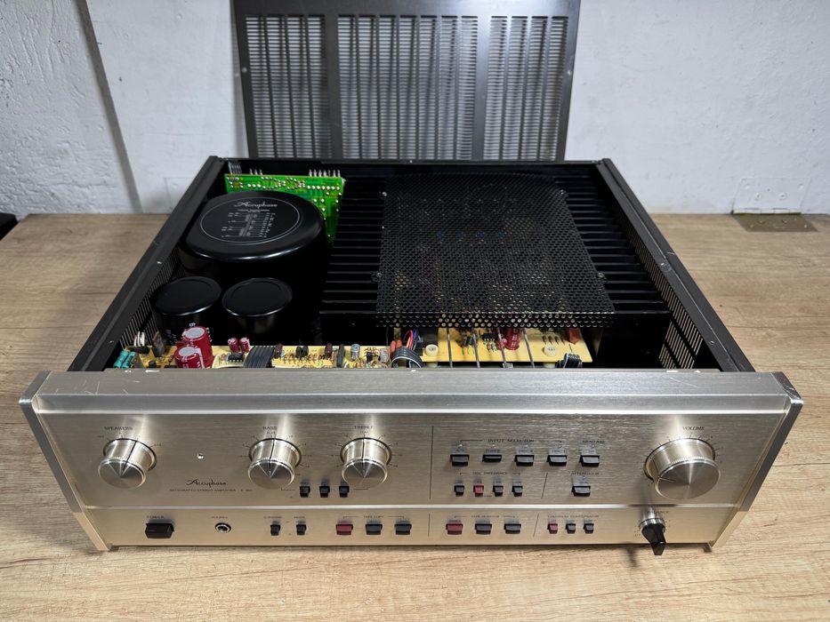 Vand amplificator Accuphase E-301 si tuner Accuphase T-103
