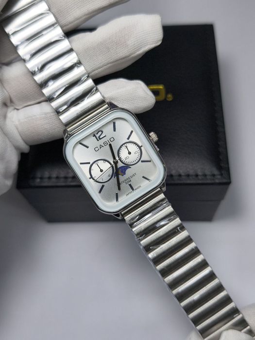 Продается мужские часы