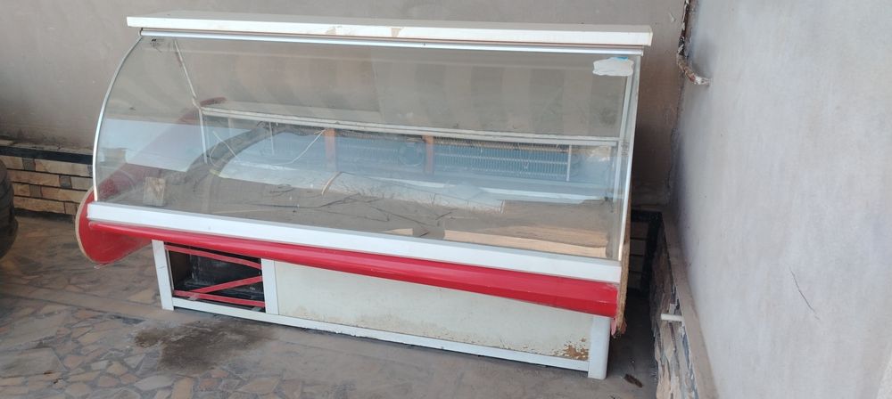 Ветрина холодильник