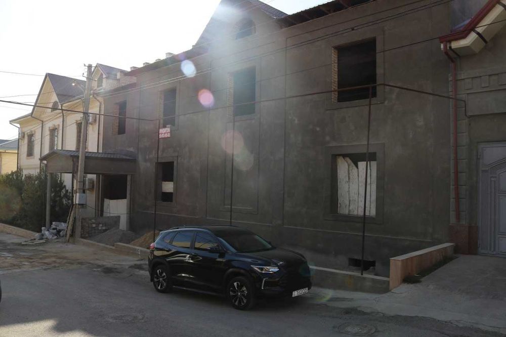 Продается коробка 6,3 сотки Исламабад