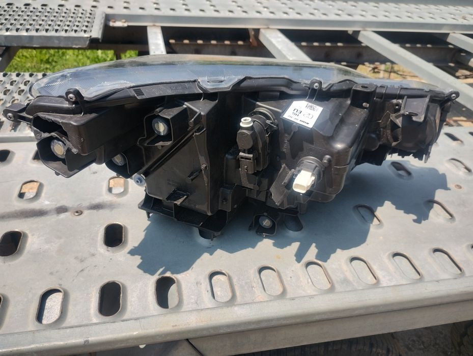 Toyota yaris Cross фар