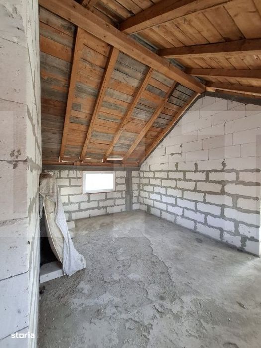 Casa P+M la rosu, teren 582 mp, garaj dublu, doua intrari – Teslui