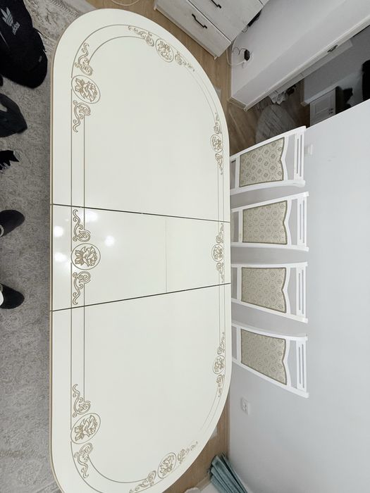 Срочно продаетеся стол!