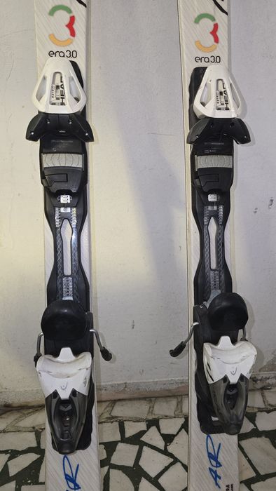 Sckiuri, clapari,ochelari de ski, jacheta si pantaloni tehnici