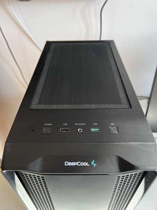 Pc gaming AMD RX 6650 XT, AMD Ryzen 5 7600X, 16GB RAM DDR5 + tastatura si mouse