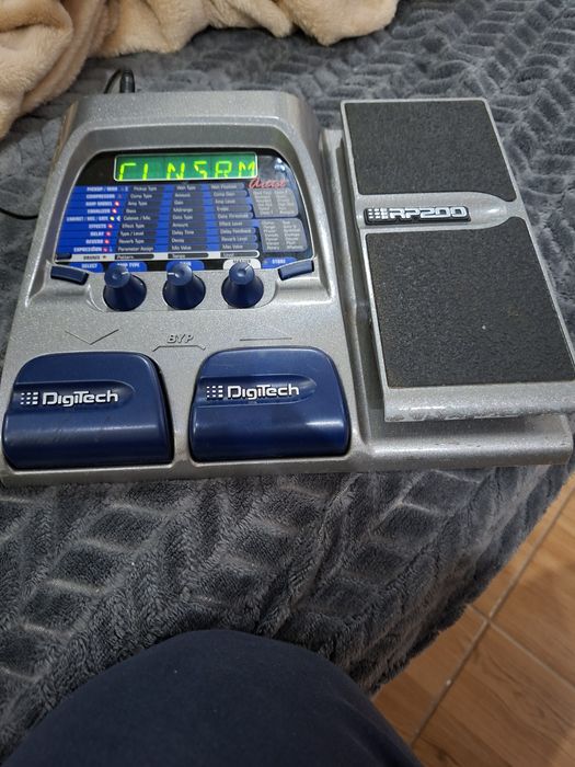 DIGITECH  rp 200 artist