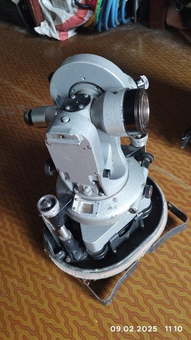 Оптический прибор теодолит