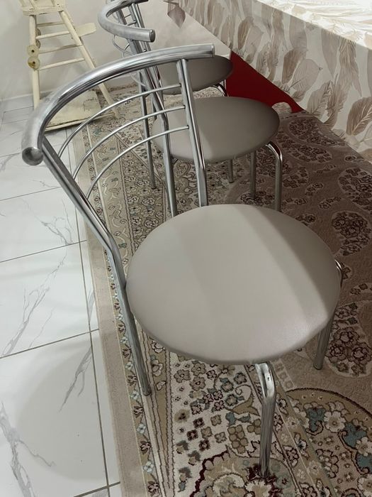 Стол 2 м 8 стуля