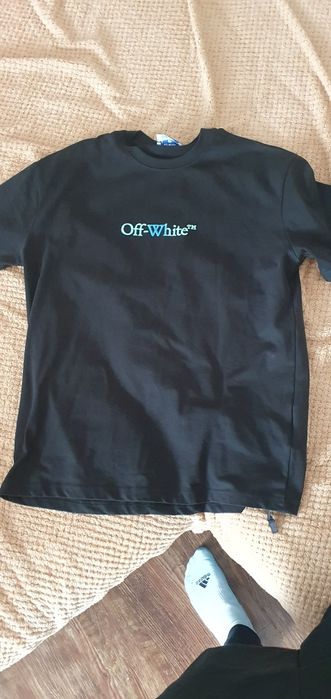 Vând tricou off white