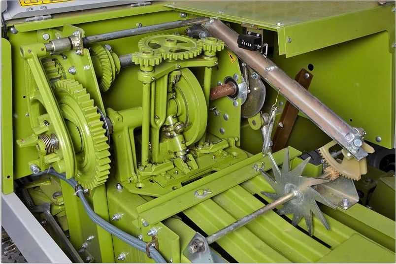 Пресс-подборщик тюковый KE-555